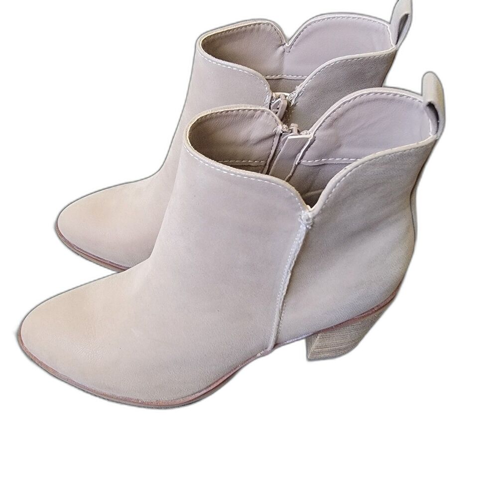 Beige Almond Toe Block Heel Ankle Booties Size 8M NIB